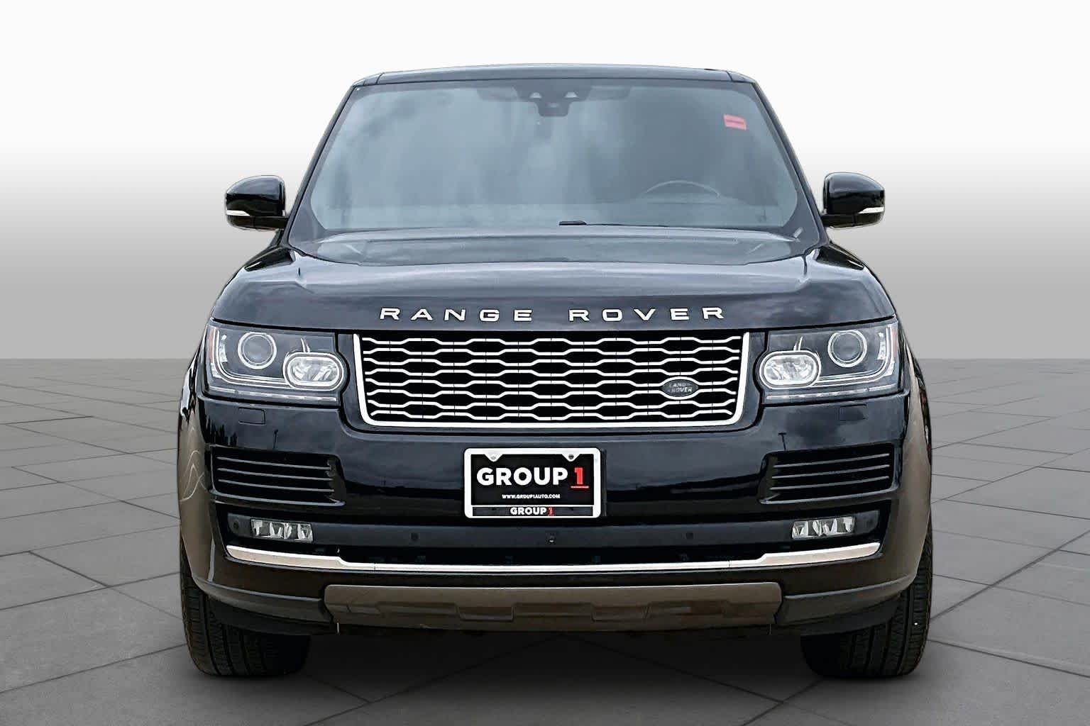Used 2017 Santorini Black Land Rover HSE image 4