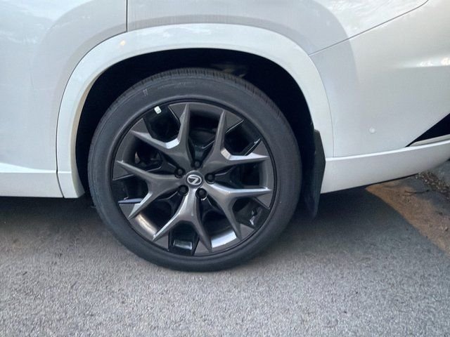 New 2026 Wind Chill Pearl Lexus TX 500h F SPORT PERFORMANCE PREMIUM AWD image 15