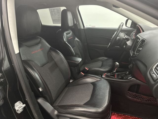 Used 2019 Black Jeep Trailhawk image 27
