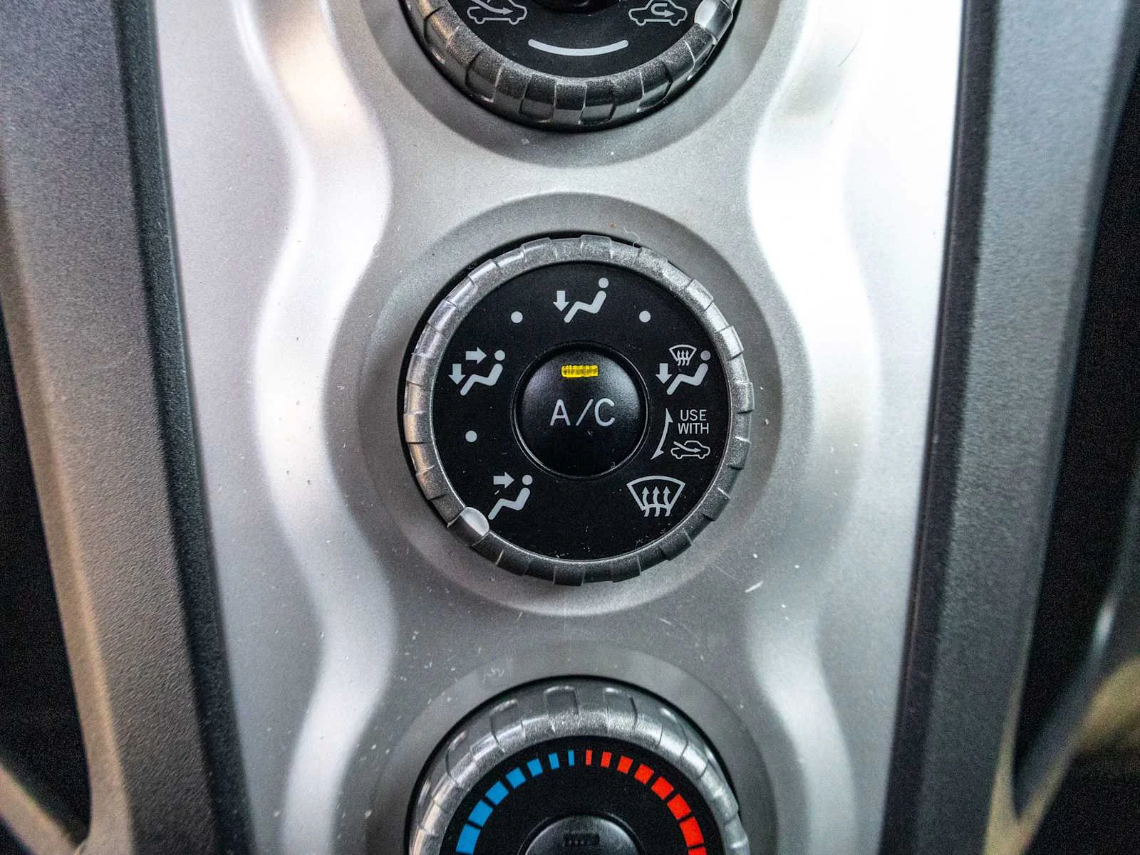 Used 2008 Polar White Toyota  image 32