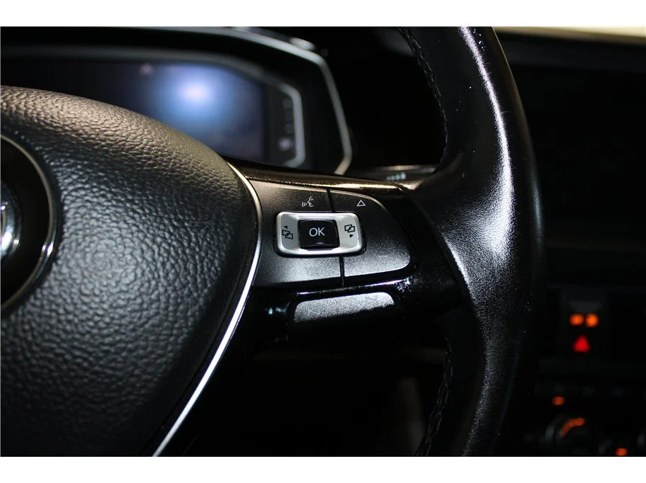 Used 2019 Red Volkswagen SEL image 27
