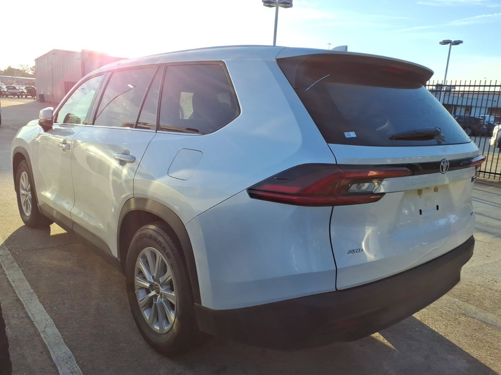 Used 2025 Pearl Toyota XLE image 2