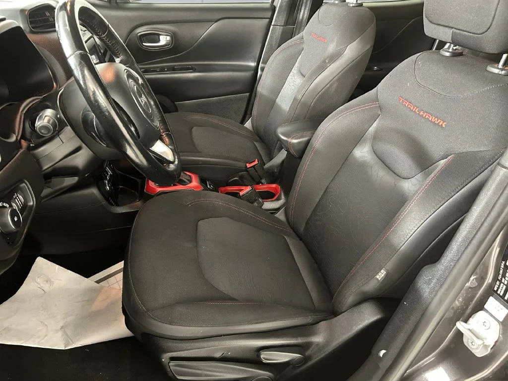 Used 2017 Gray Jeep Trailhawk image 7
