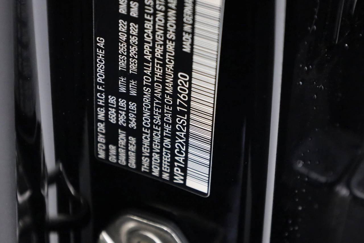 2025 Porsche Macan Turbo Electric - Photo 42