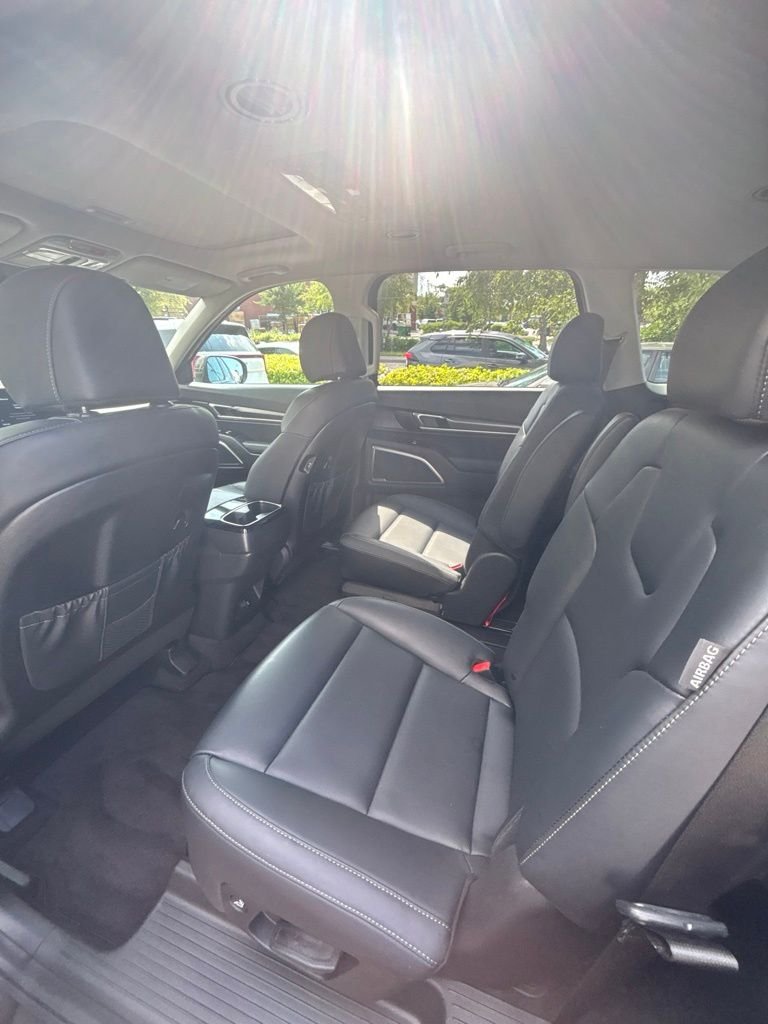 Certified Used 2025 Green Kia S image 18