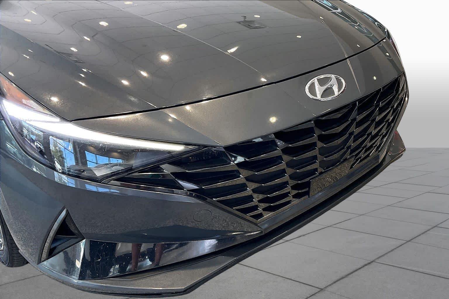 Used 2023 Ecotronic Gray Hyundai Limited image 29