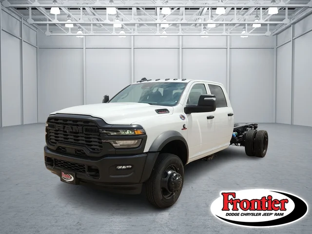 2026 Ram 5500 Chassis Cab TRADESMAN  CREW  4X4 84' CA