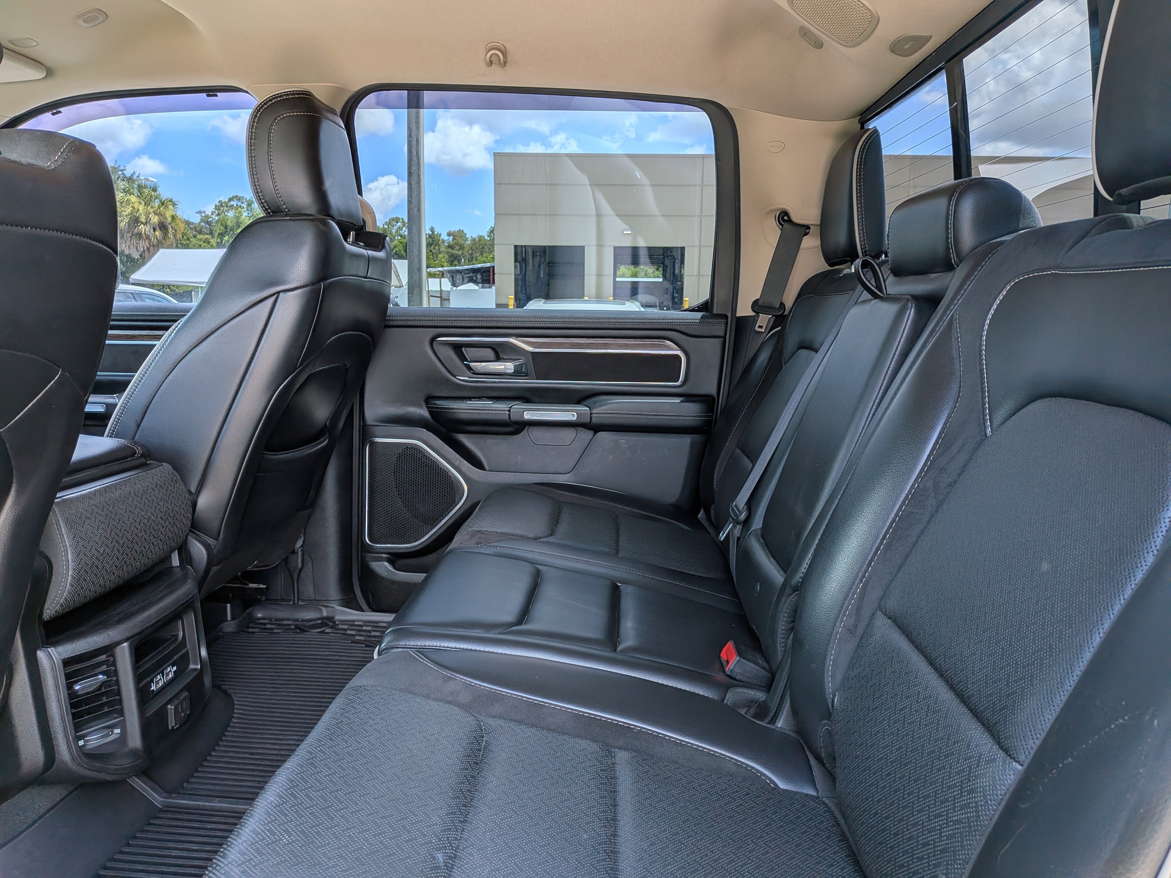 2019 RAM Ram 1500 Pickup Laramie - Photo 13