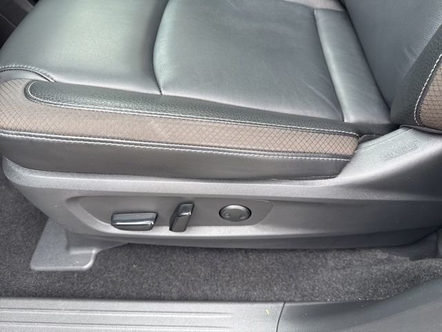 Used 2025 Gray Nissan SL image 30