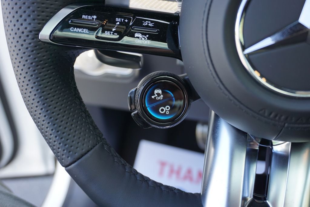 New 2026 MANUFAKTUR Moonlight White Metallic Mercedes-Benz GLE 63 S AMG® image 29