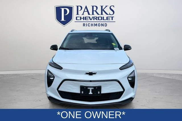 Used 2023 White Chevrolet Premier image 2