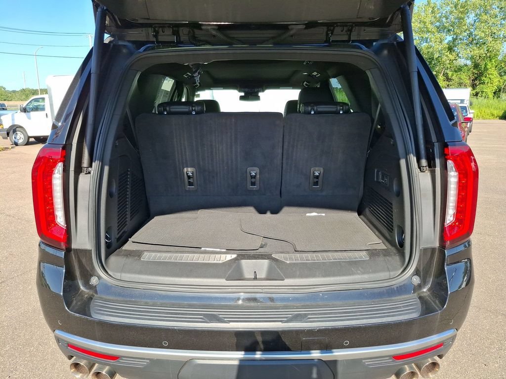 2024 GMC Yukon Denali - Photo 21