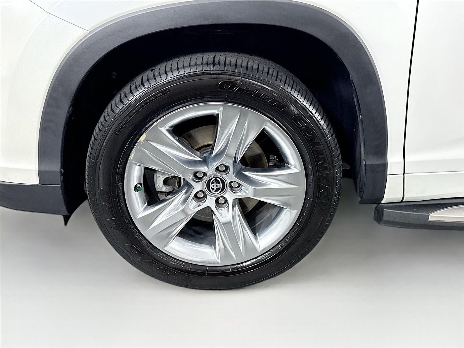 Used 2016 Blizzard Pearl Toyota Limited image 46