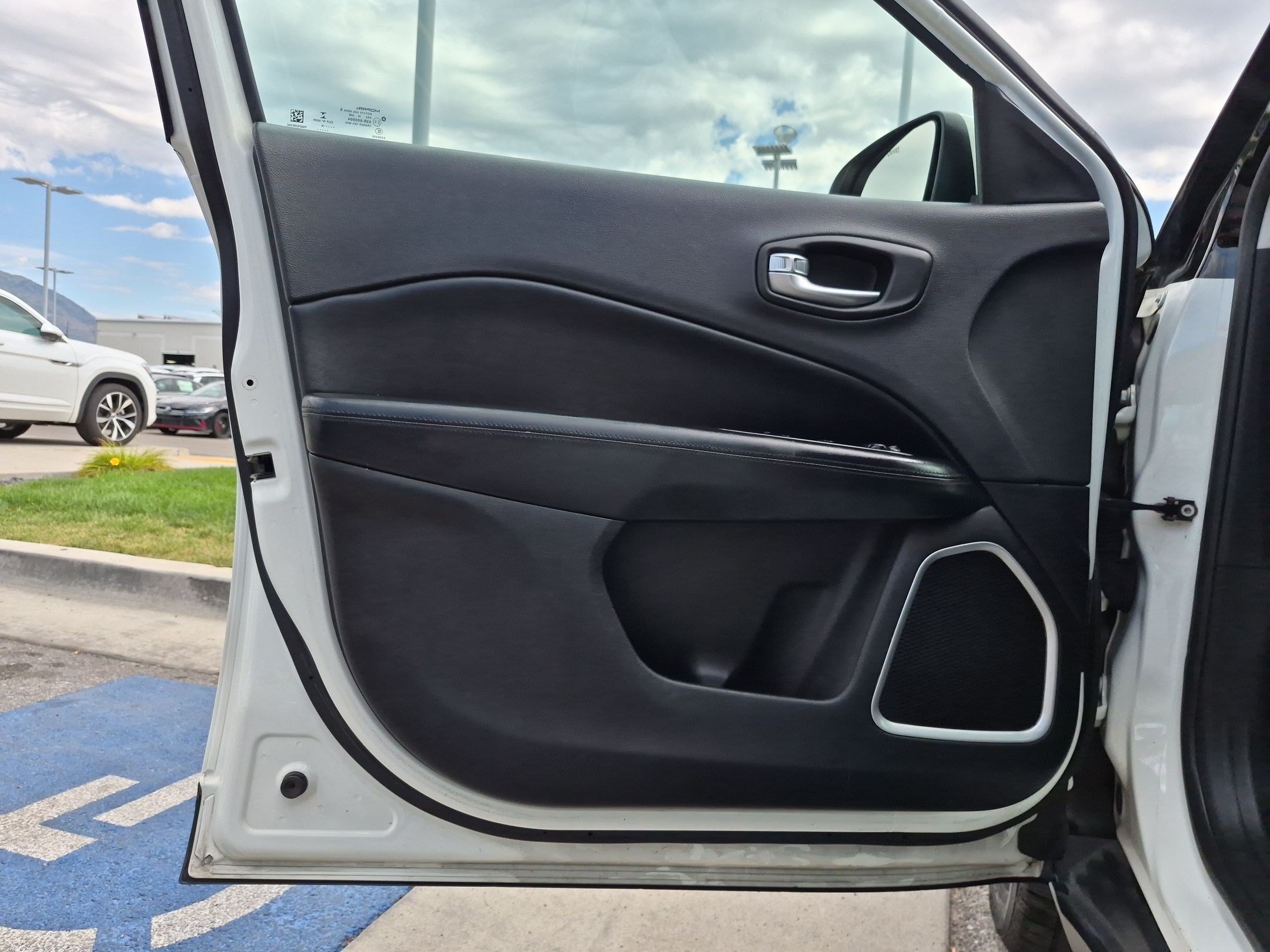 Used 2018 White Clearcoat Jeep Altitude image 11
