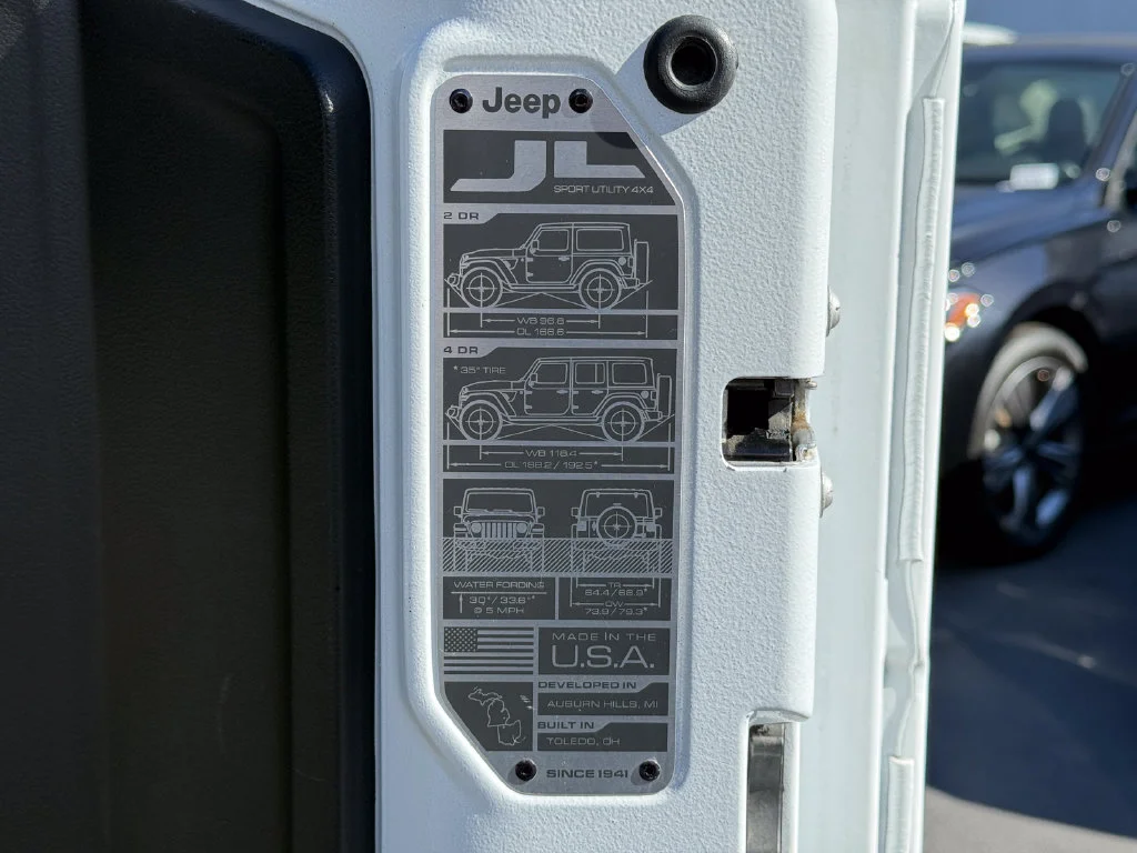 Used 2023  Jeep Rubicon image 13