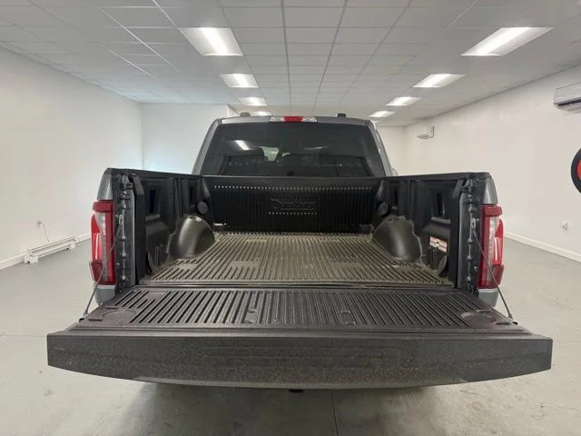 Used 2025 Gray Ford XLT image 9