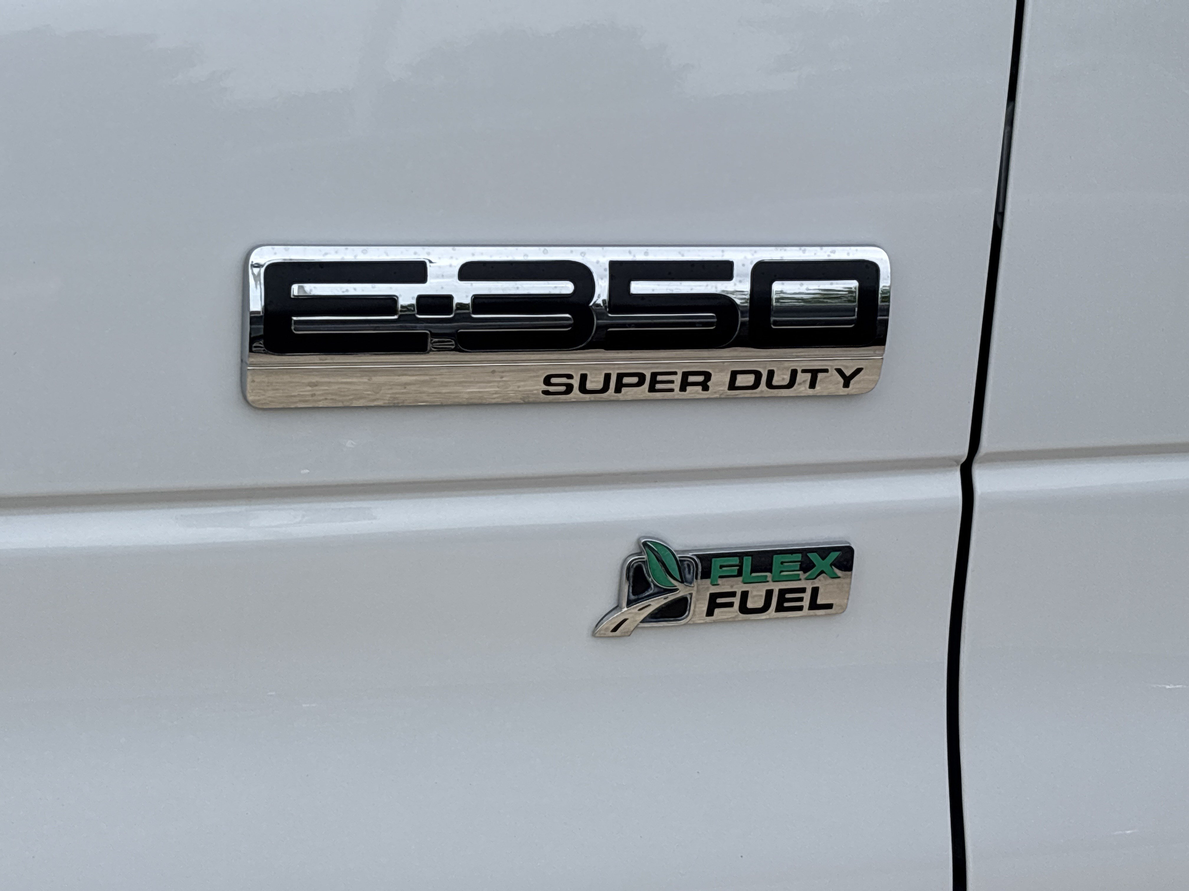 Used 2015 White Ford  image 11