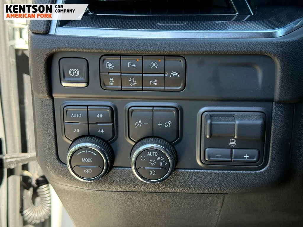 Used 2025 White Chevrolet RST image 17