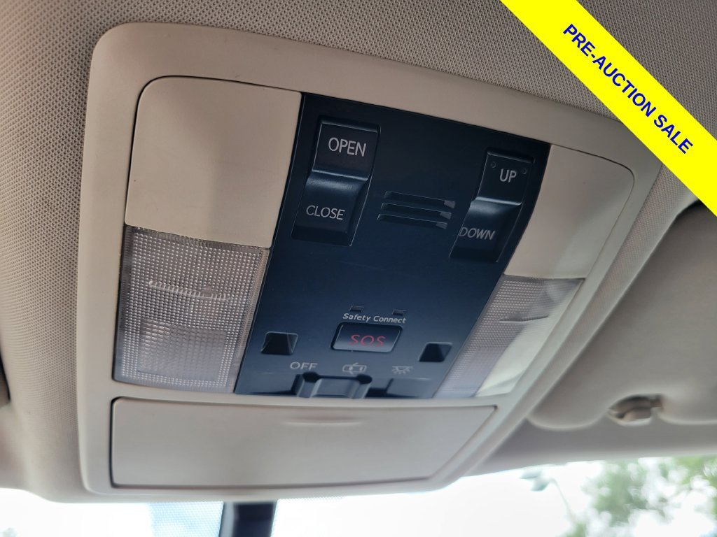 Used 2017 White Lexus 200h image 31