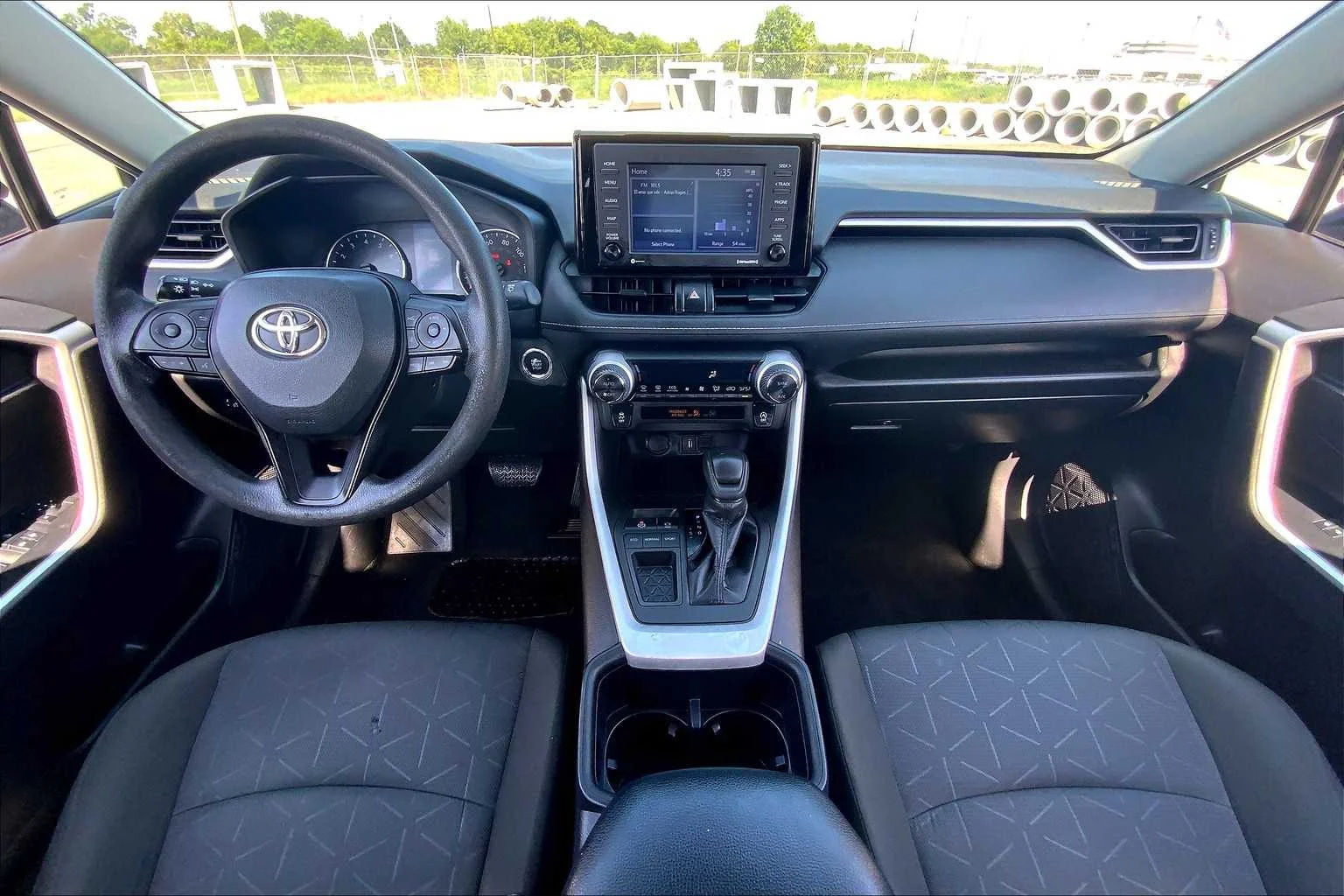 Used 2022 White Toyota XLE image 15