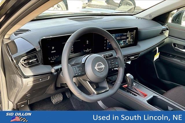 Used 2025 Super Black Nissan SR image 6