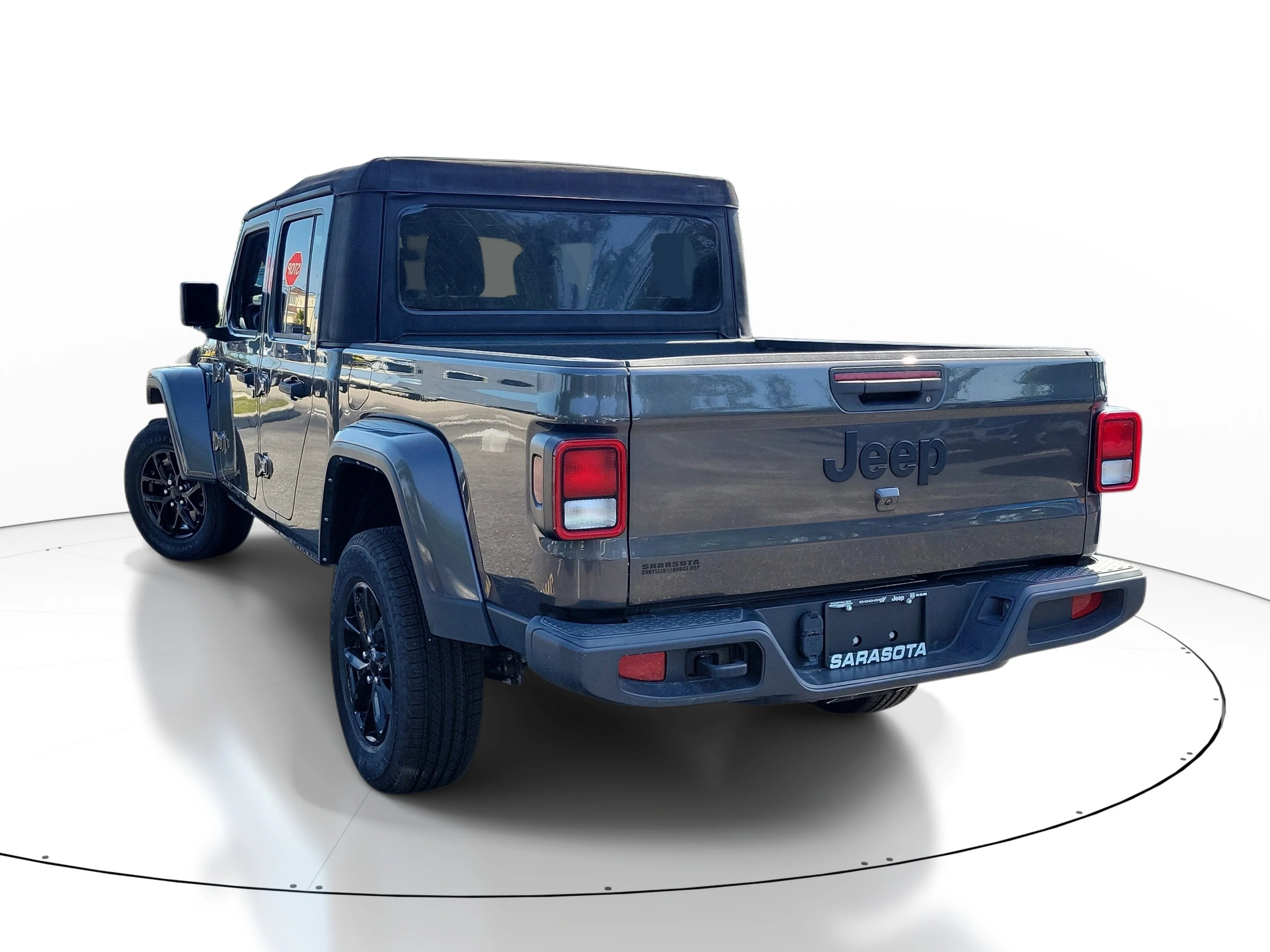 Used 2022 Granite Crystal Metallic Clearcoat Jeep Sport S image 4