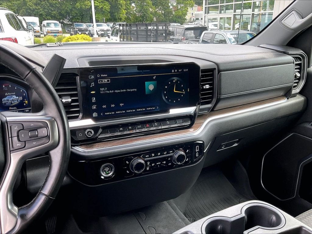 Used 2023 White Chevrolet LT image 18
