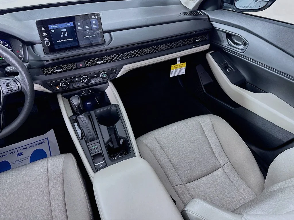 New 2026 Platinum White Pearl Honda SE image 33