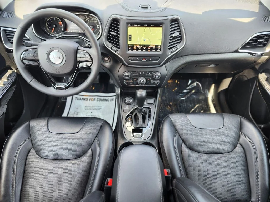 Used 2023 Gray Jeep Altitude image 12