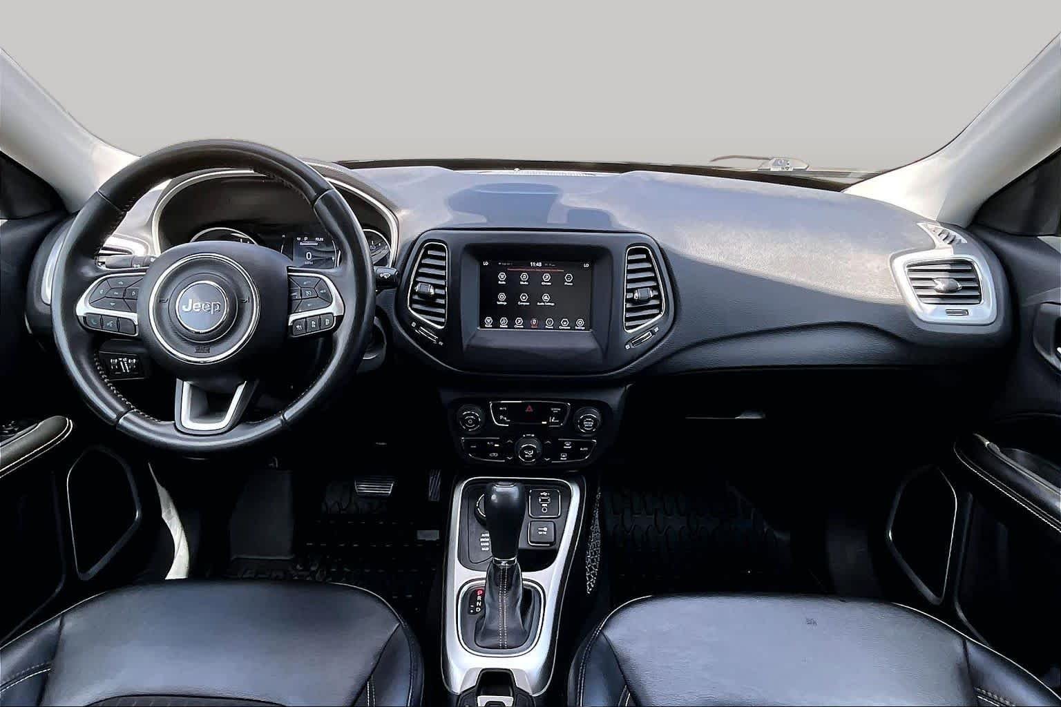 Used 2020 Diamond Black Crystal Pearlcoat Jeep Latitude w/Sun/Safety Pkg image 16