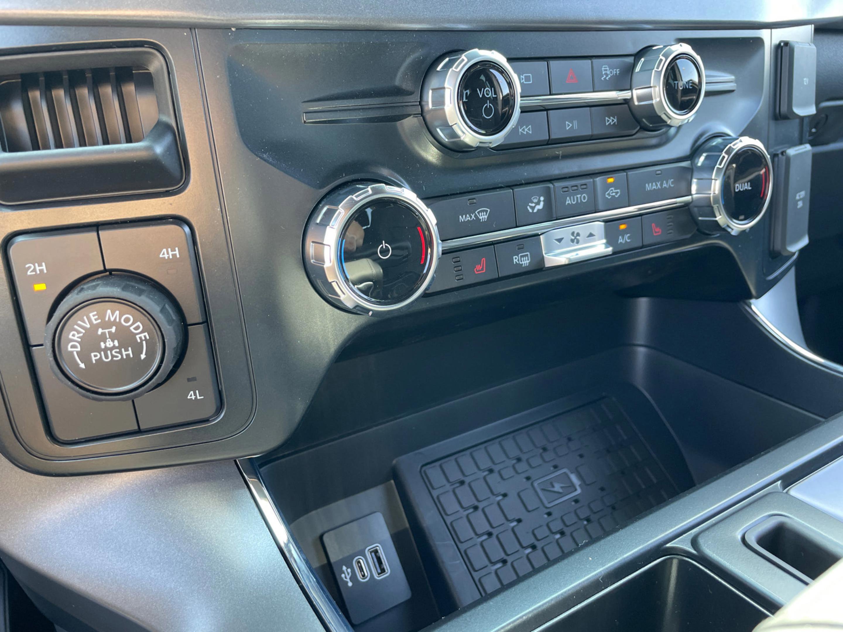 2025 Ford F-150 XLT - Photo 25