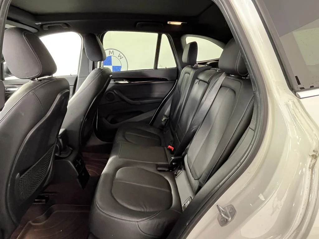 Used 2018 White BMW xDrive28i image 4