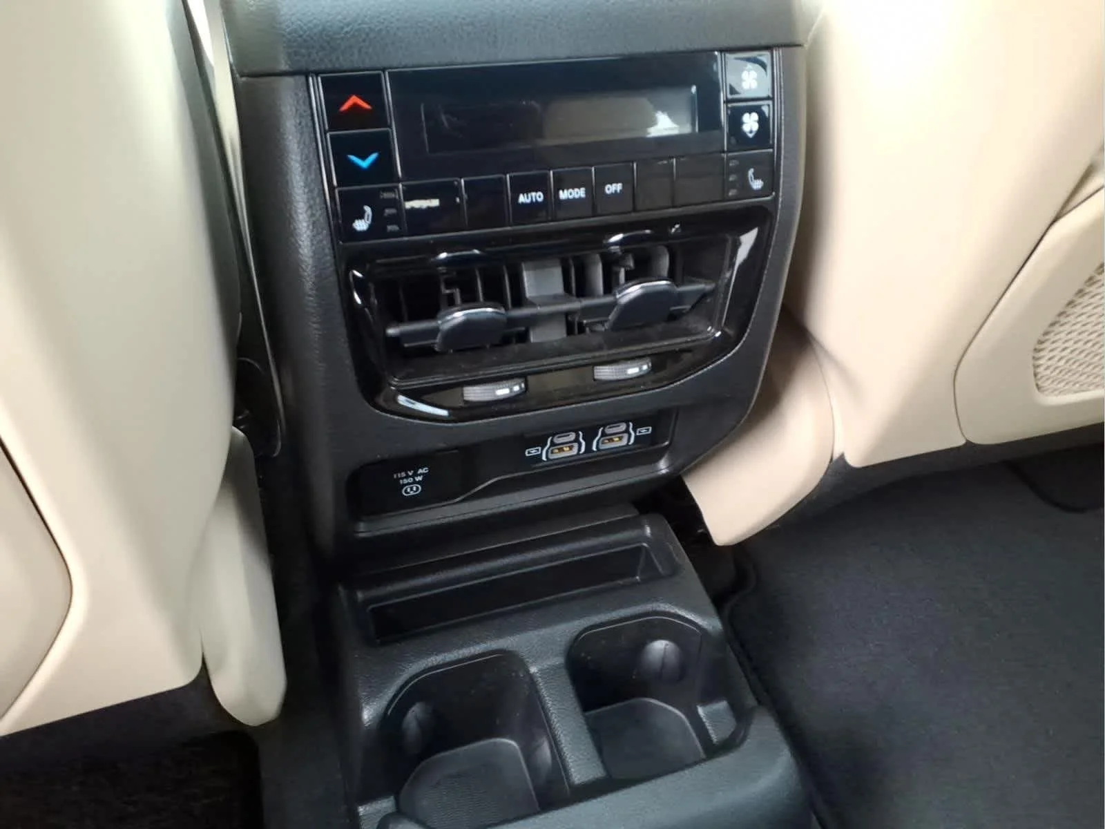 Used 2023 Bright White Clearcoat Jeep Limited image 13