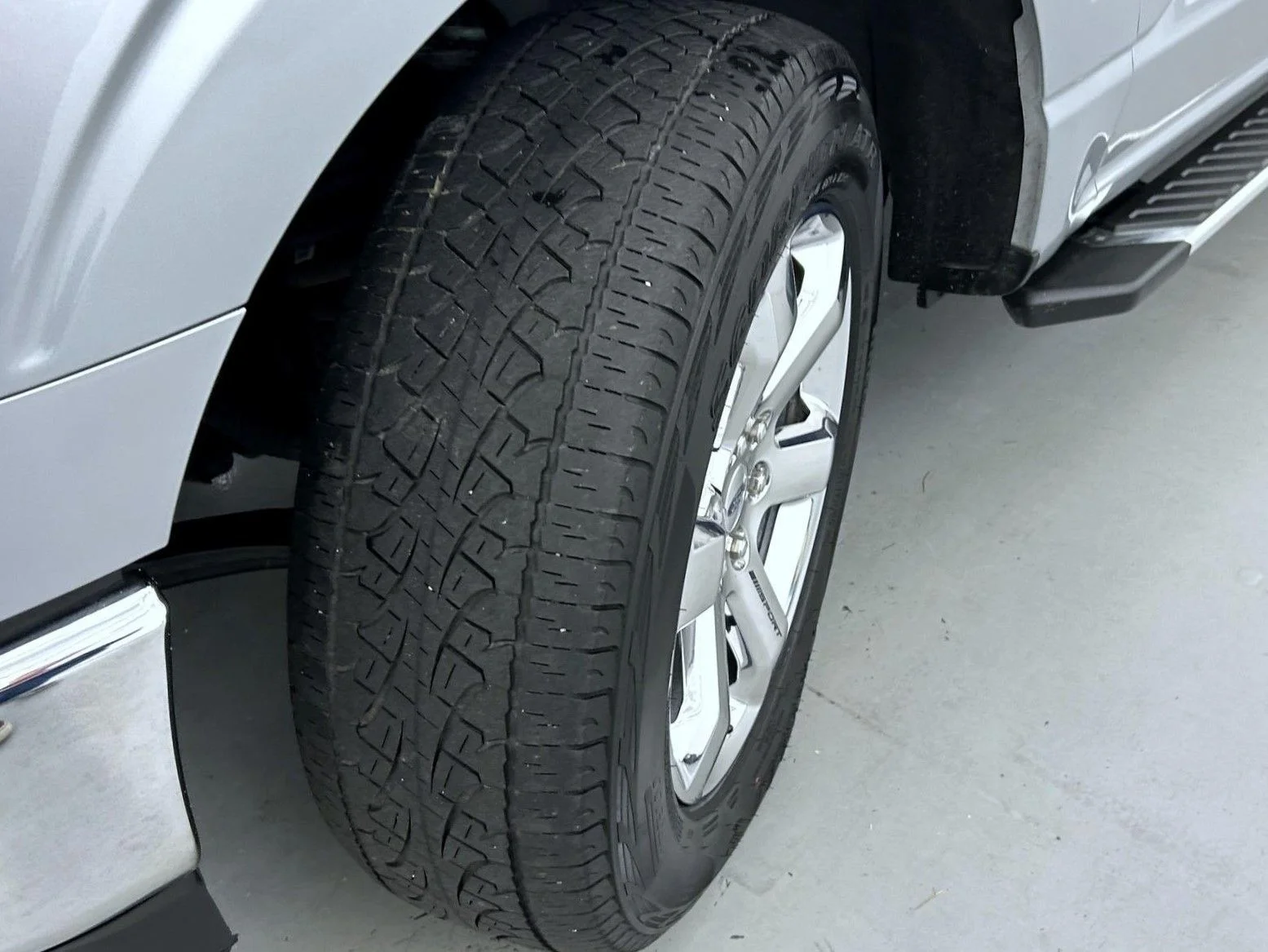 Used 2023 Silver Ford XLT image 24