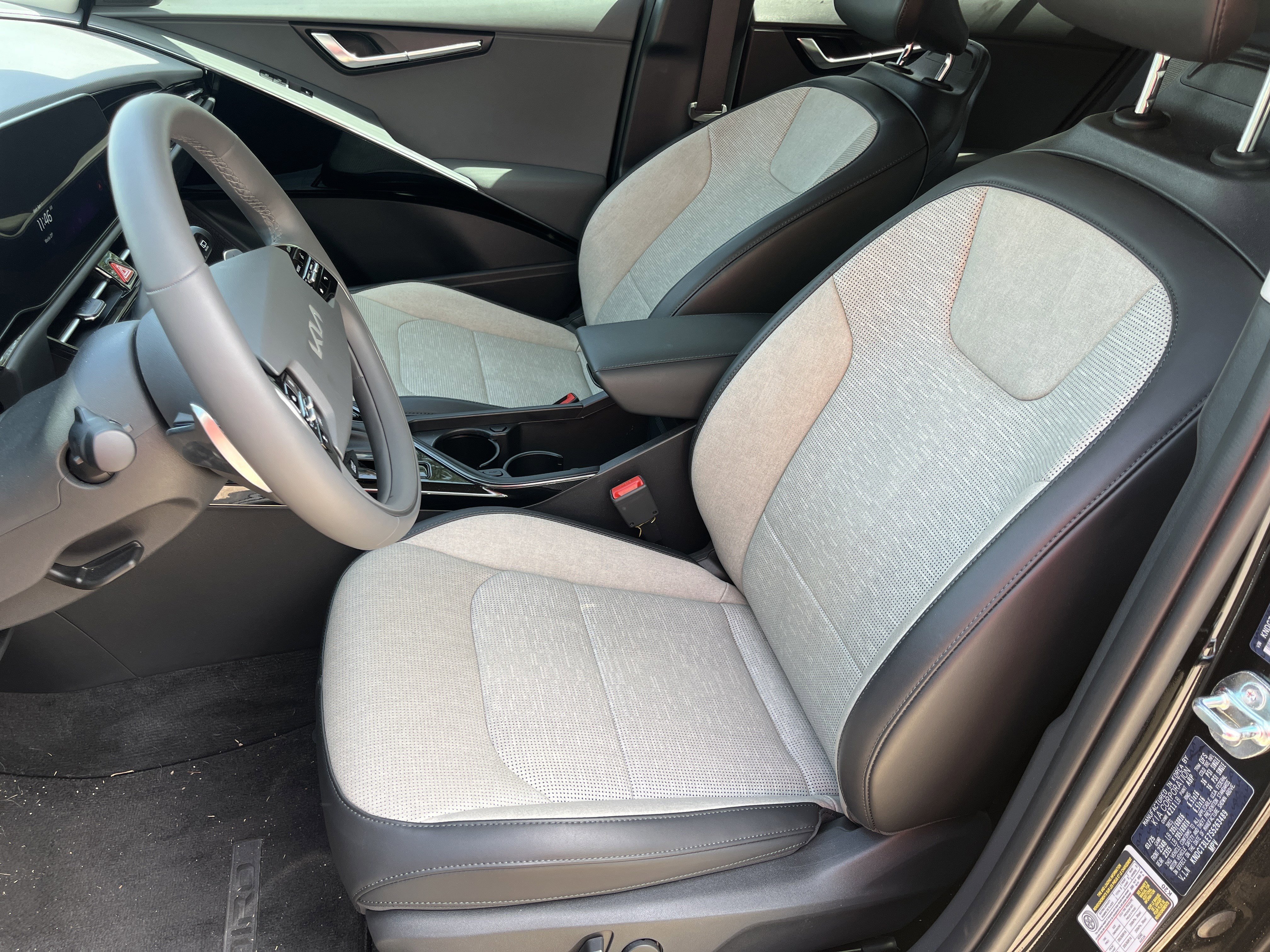 Used 2025 Aurora Black Pearl Kia SX image 17