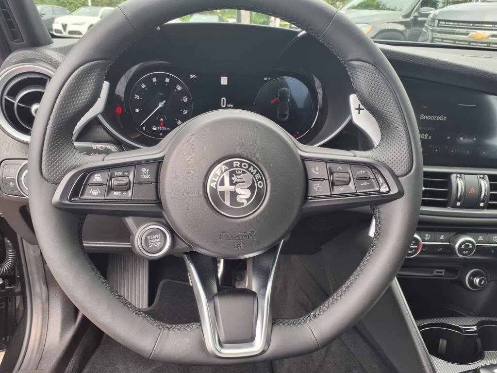 2025 Alfa Romeo Giulia Base - Photo 14