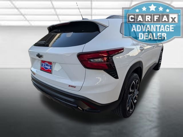 Used 2025 Summit White Chevrolet 2RS image 29