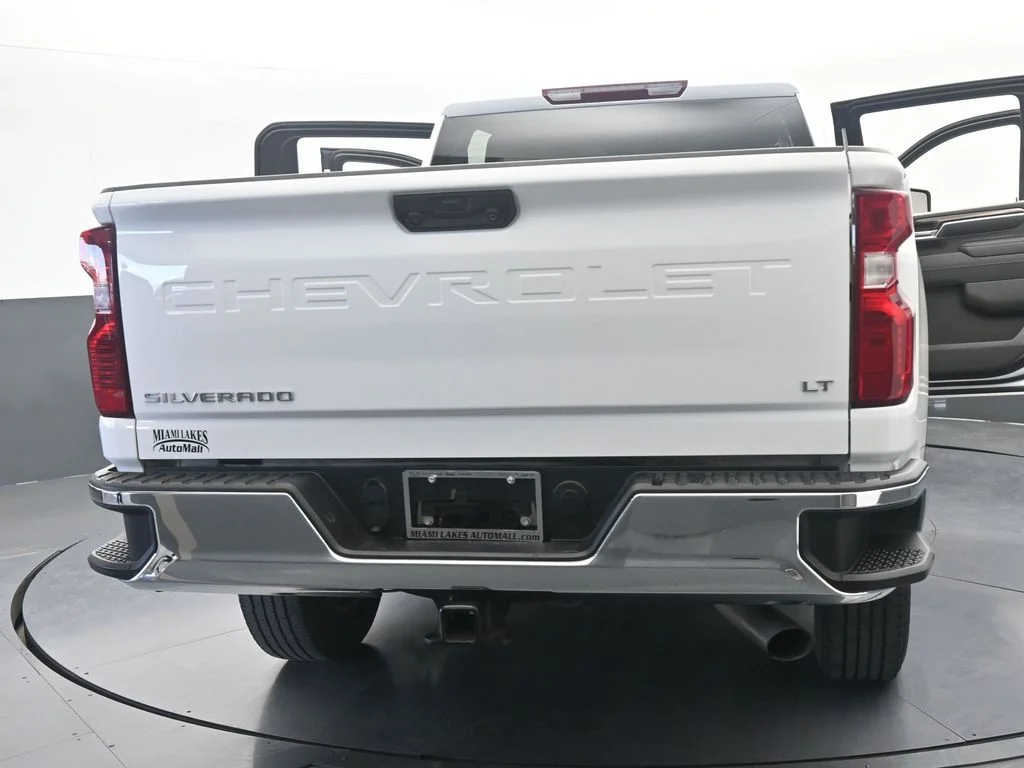 Used 2025 Summit White Chevrolet LT image 79