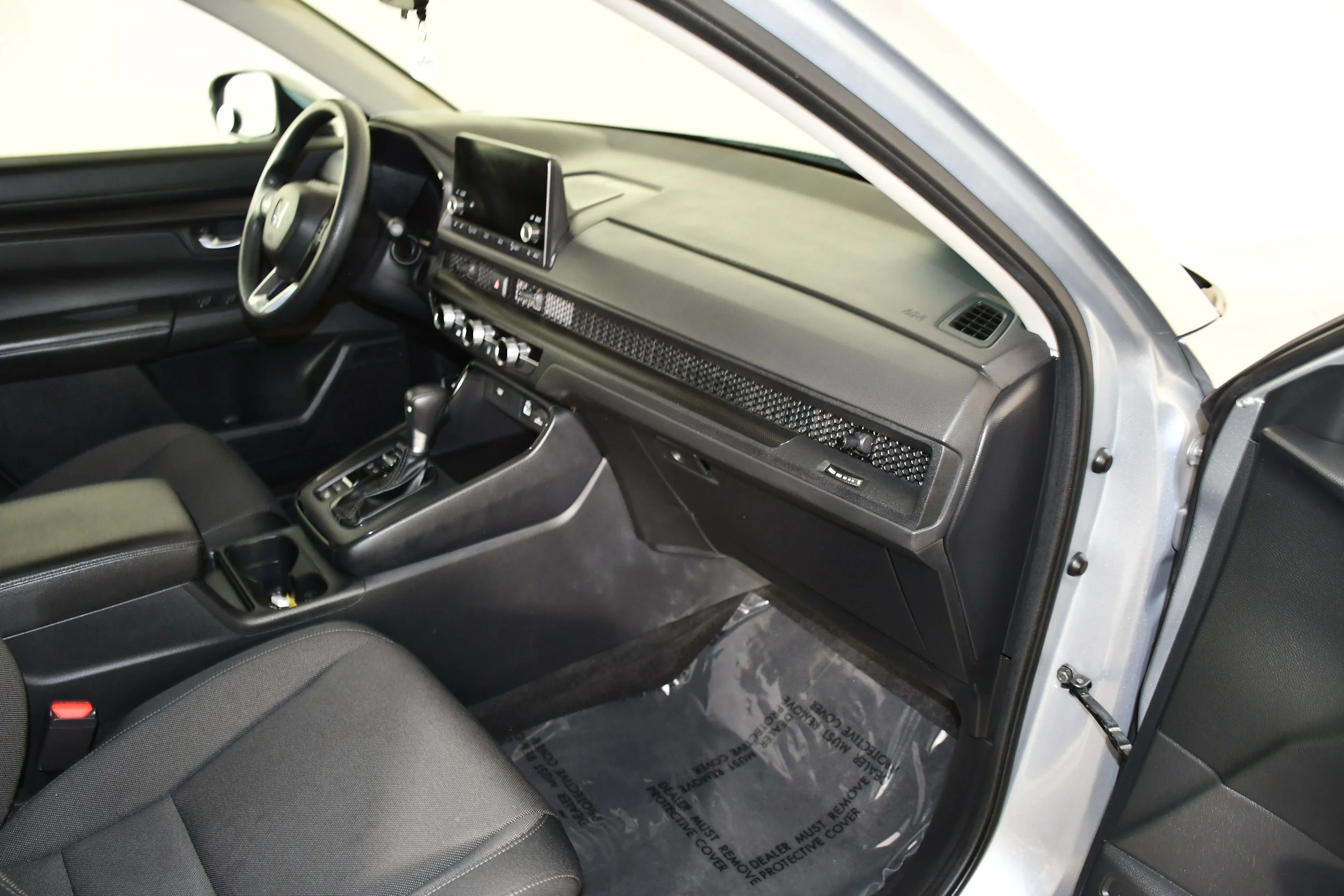 Used 2025 Solar Silver Metallic Honda LX image 39