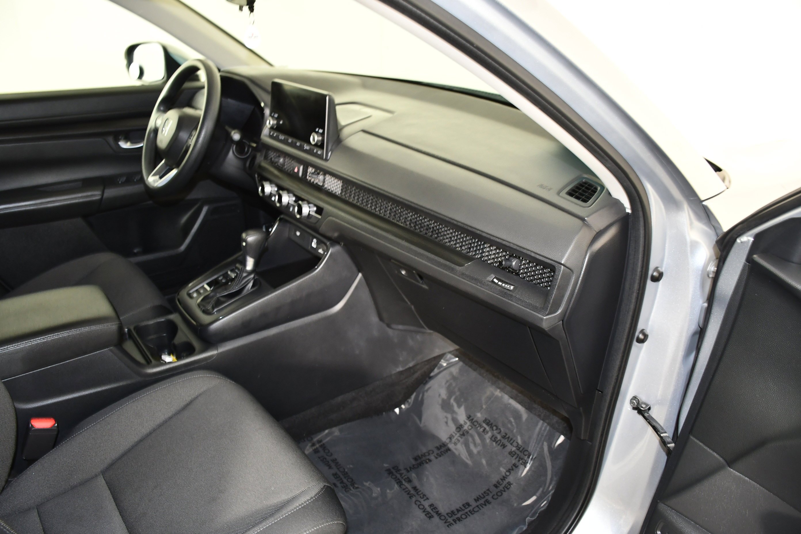 Used 2025 Solar Silver Metallic Honda LX image 39