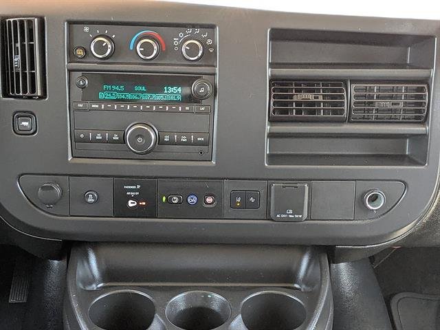 2024 Chevrolet Express Passenger LT - Photo 21