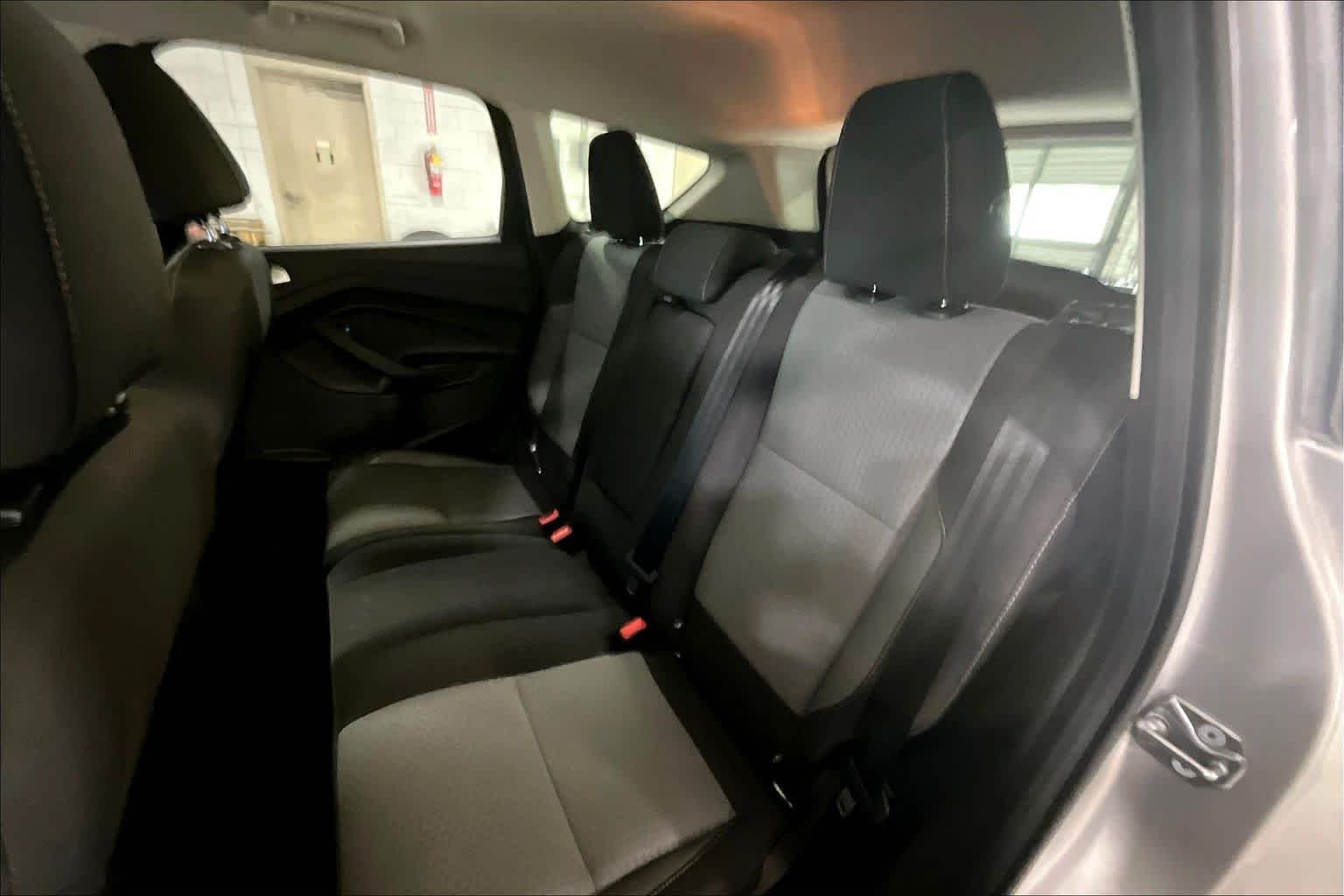 Used 2017 Ingot Silver Metallic Ford SE image 20