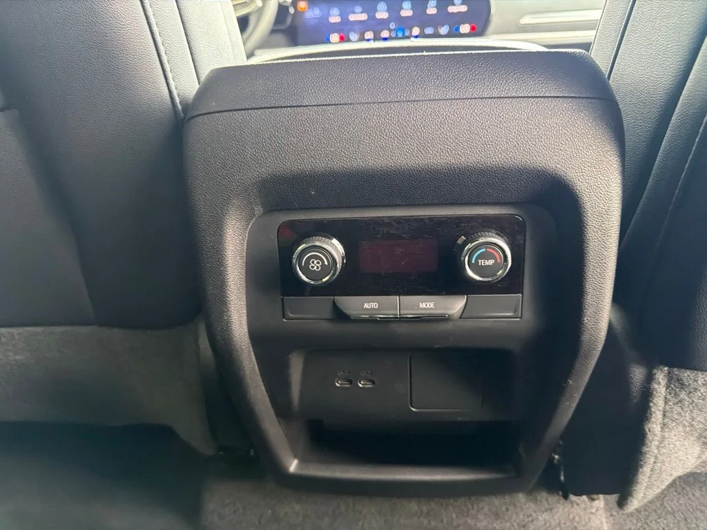 Used 2025 Gray Chevrolet Z71 image 21