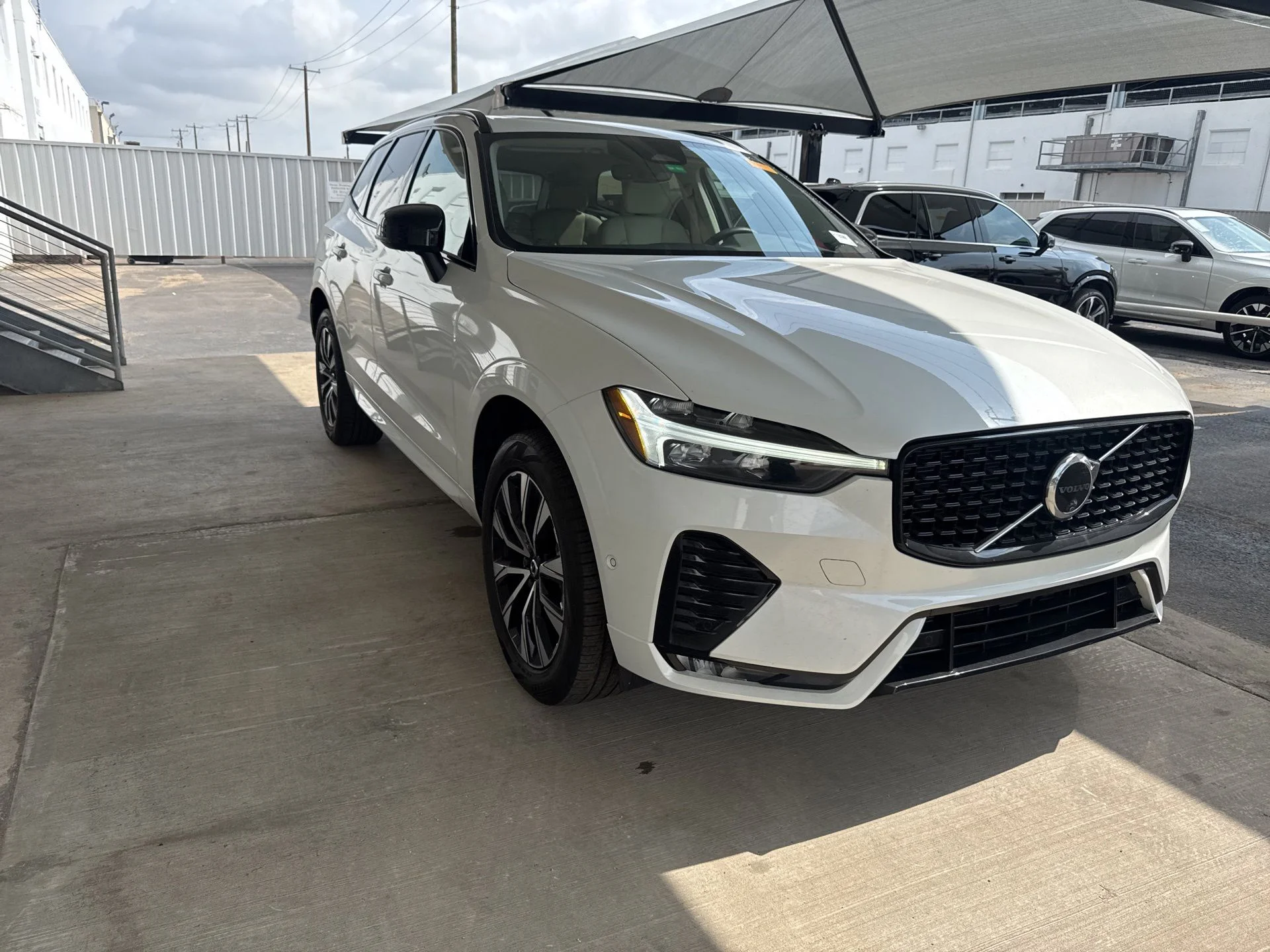 Certified Used 2024 Crystal White Volvo Plus image 3