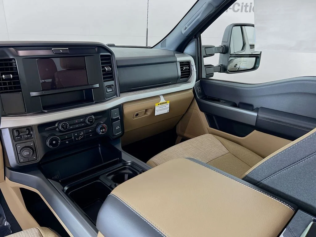 New 2026 Marsh Gray Ford XLT image 24