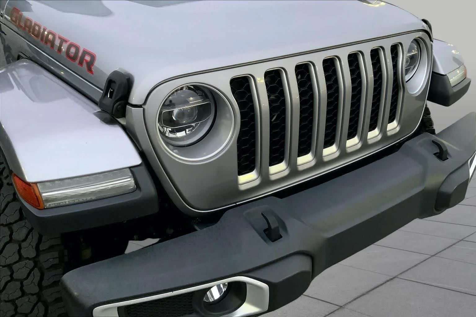 Used 2020 Billet Silver Metallic Clearcoat Jeep North Edition image 27