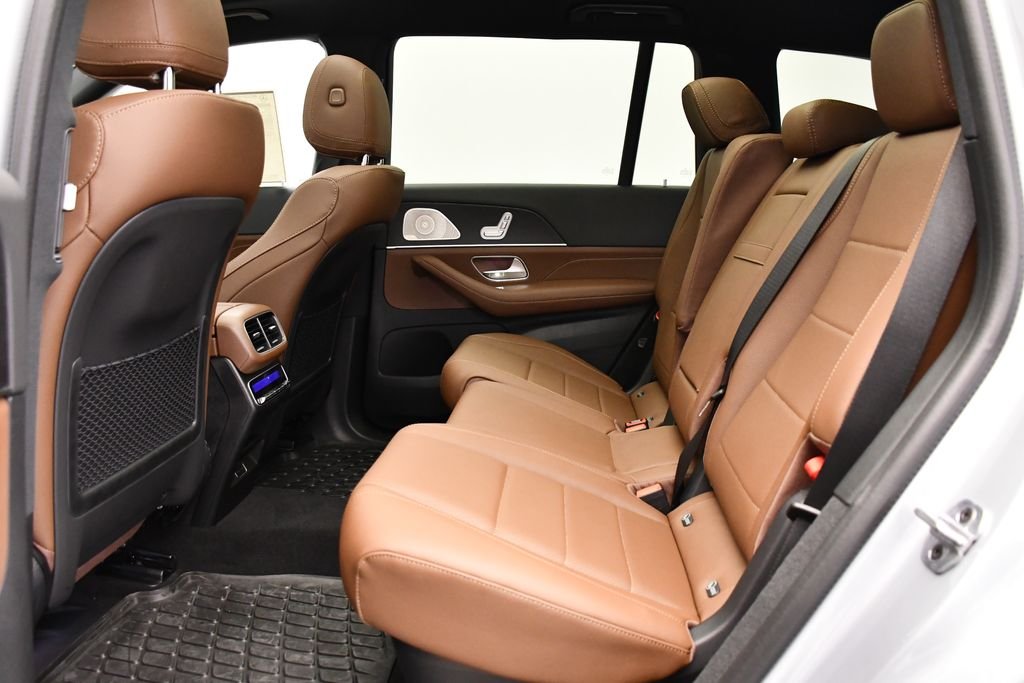 2025 Mercedes-Benz GLS Base - Photo 43