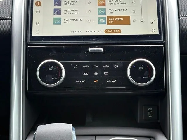 New 2026 Carpathian Grey Land Rover Dynamic SE image 28