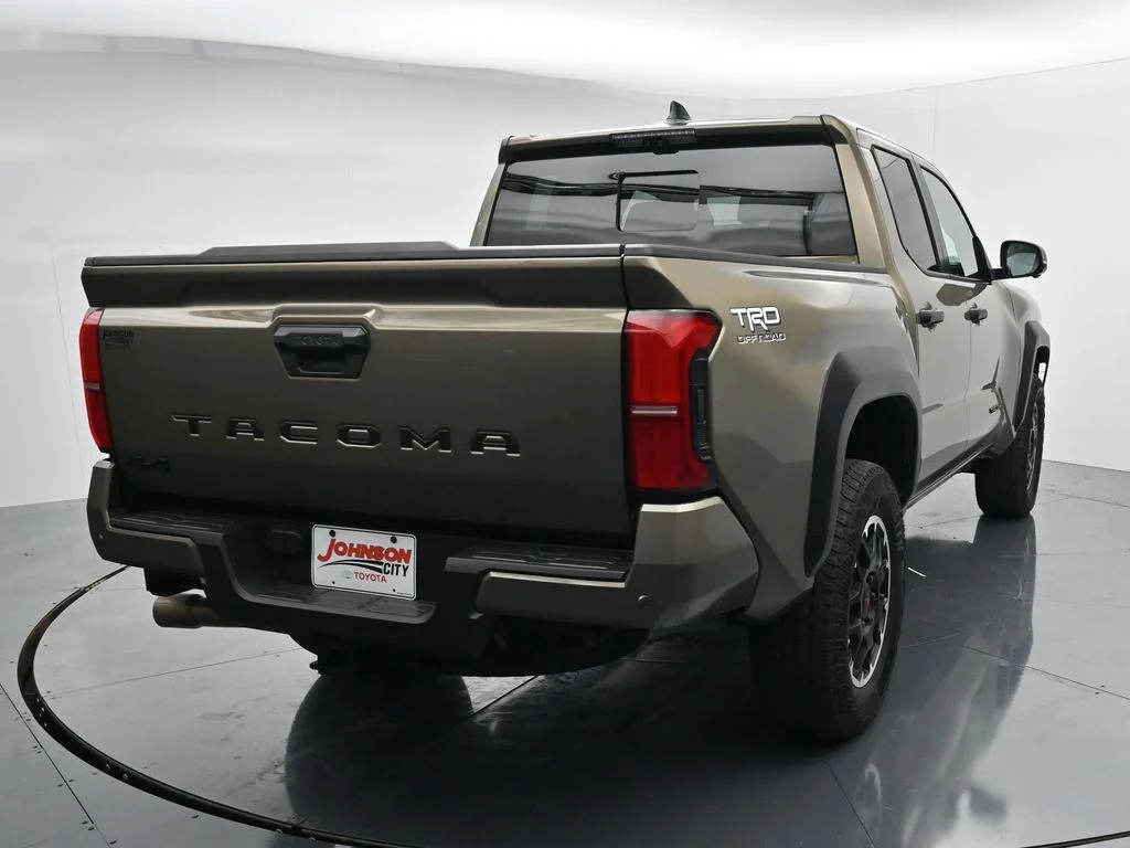 Used 2026  Toyota SR5 image 5