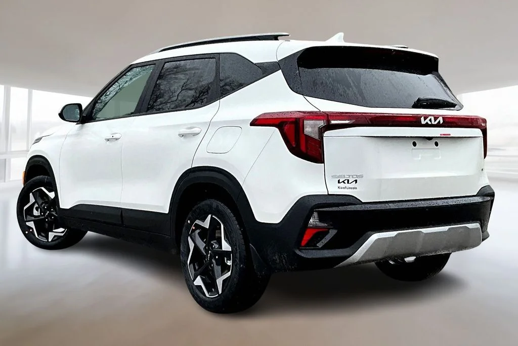 New 2026 Snow White Pearl Kia S image 3